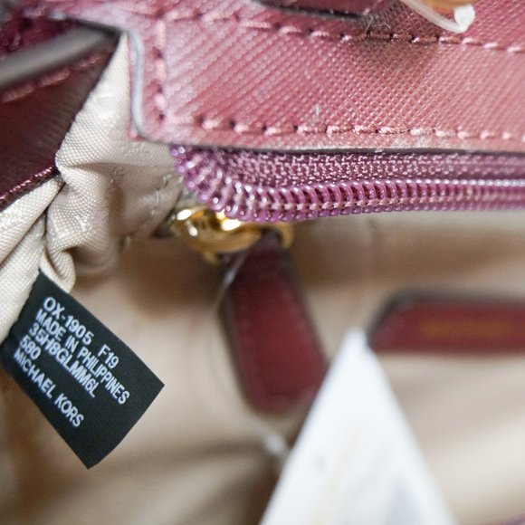 Michael Kors SELMA Messenger Bag Merlot - Picture 9 of 12